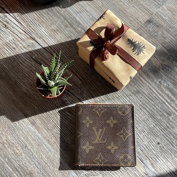 *sold* Vintage Louis Vuitton Billfold Wallet - Picture 8 of 8